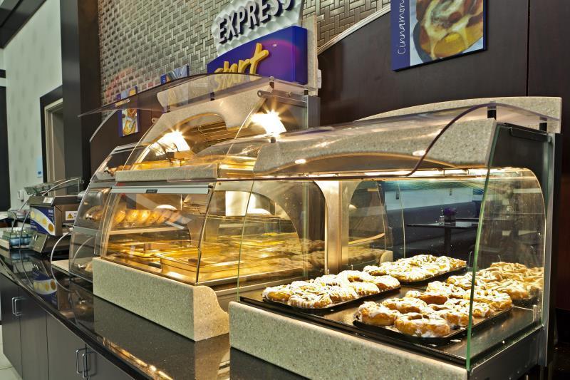 Holiday Inn Express & Suites Cleveland/Westlake By Ihg Luaran gambar